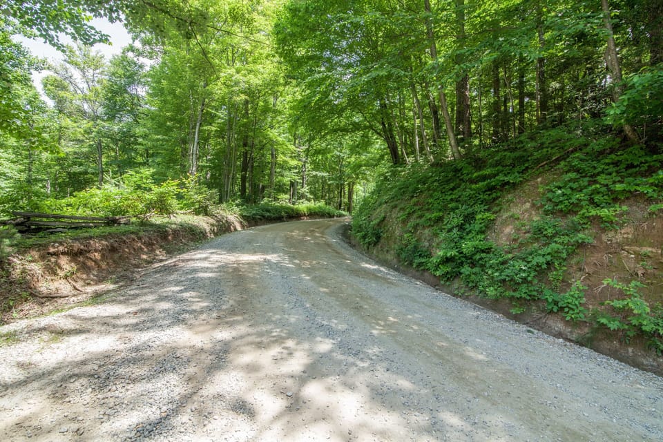 Sloping Gravel Driveway