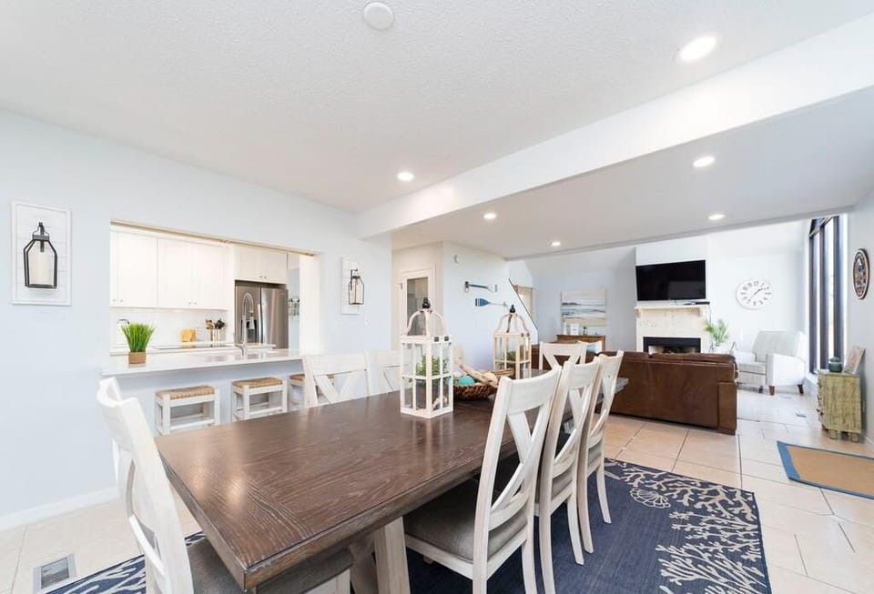 Spacious Dining Room