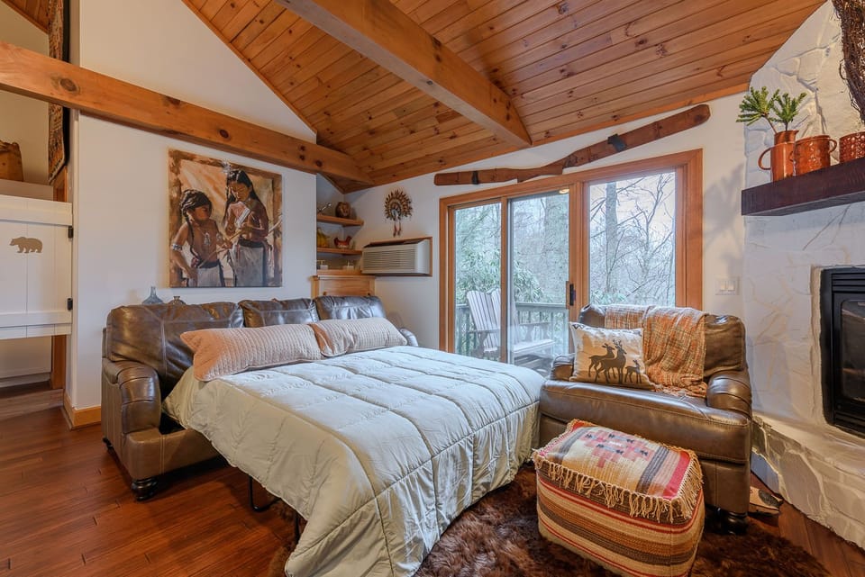 Queen Sleeper Sofa in Living Area