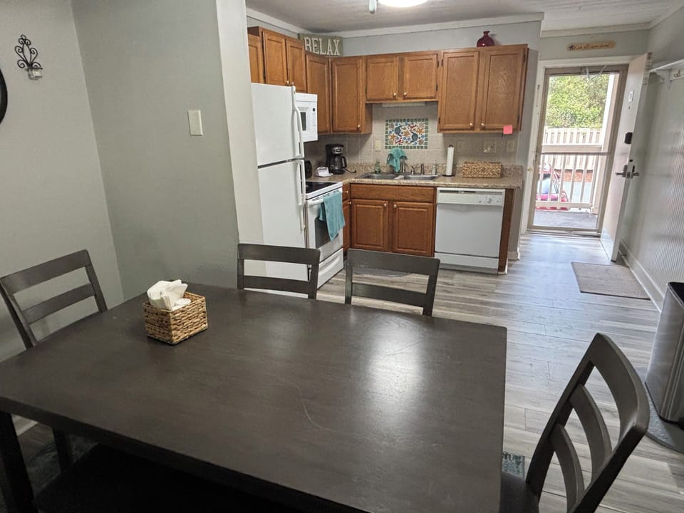 Fully Stocked Kitchen with updated appliances !