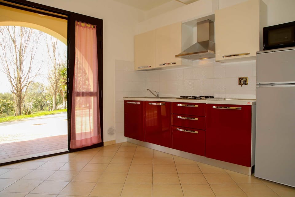 Comfort Apartment, 2 Bedrooms, 2 Bathrooms, Ground Floor | Private kitchen | Full-size fridge, stovetop, dishwasher, cookware/dishes/utensils