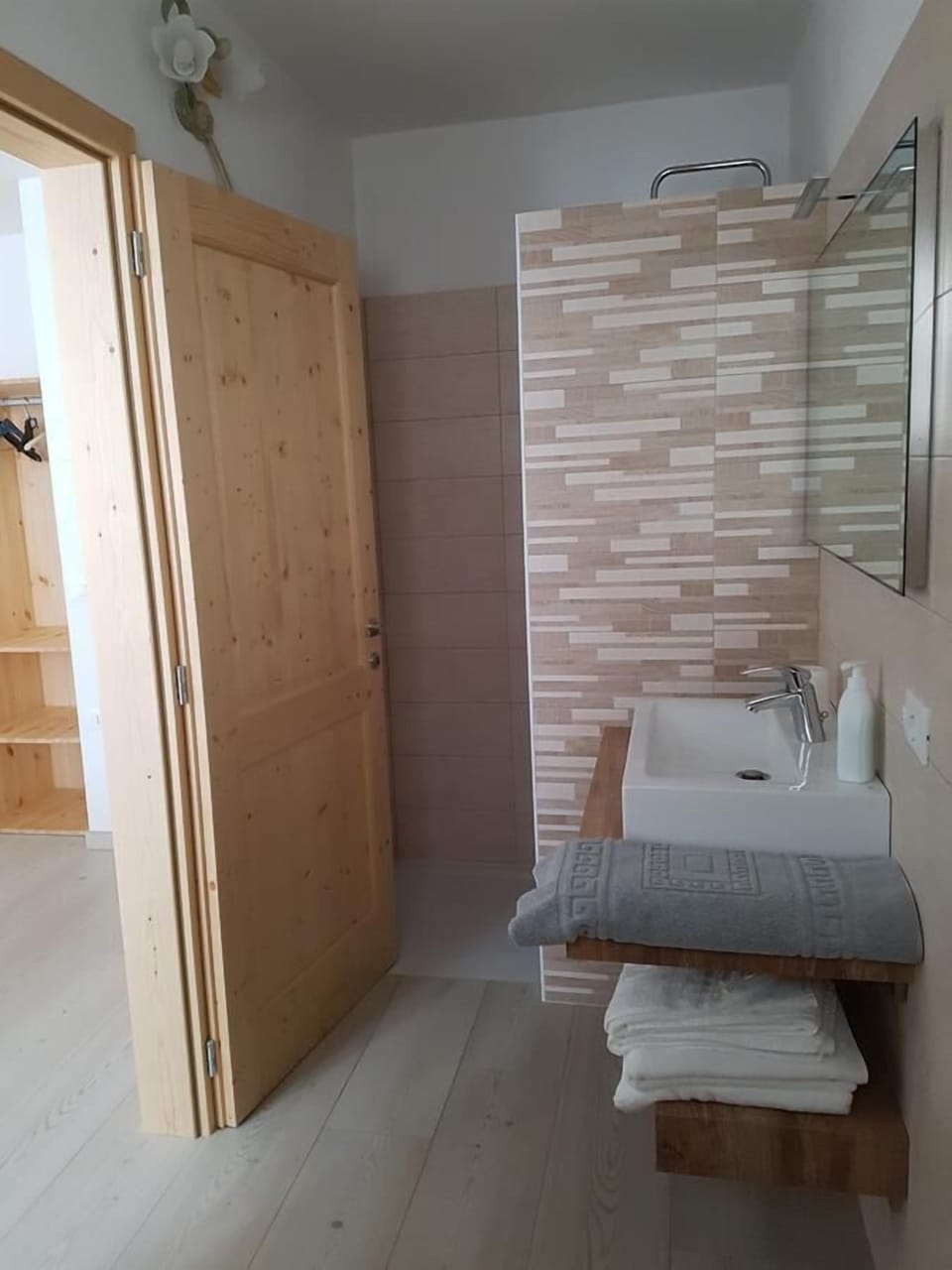 Hair dryer, bidet, towels