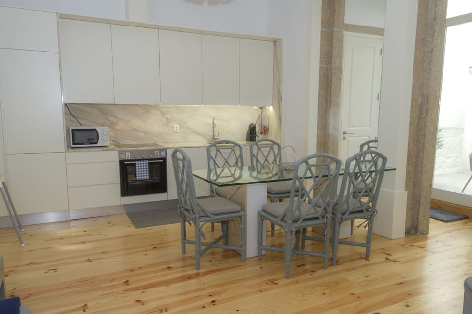 Apartment, 2 Bedrooms, Terrace | Private kitchenette | Fridge, microwave, oven, stovetop
