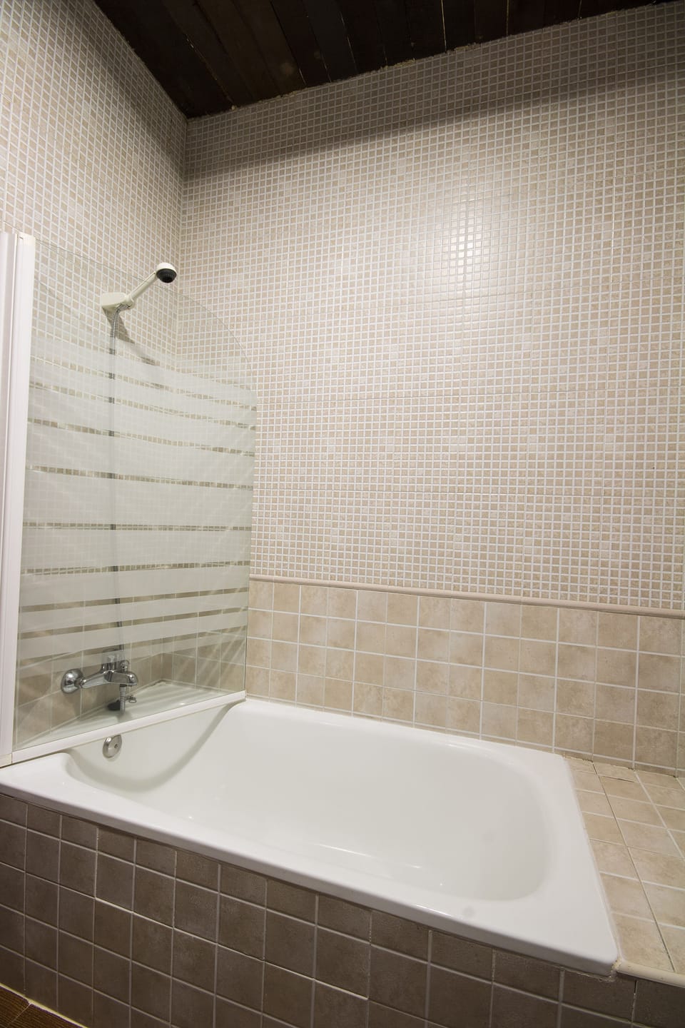 Twin Room | Bathroom | Bathtub, bidet, towels