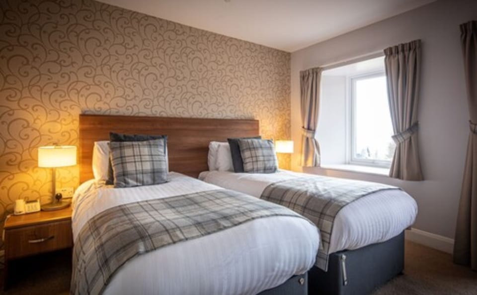 Twin Room, Partial Sea View (In Uig Lodge) | WiFi (free), bed sheets