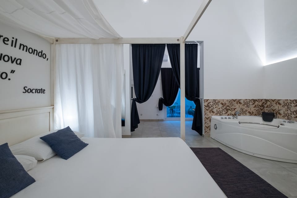 Suite (Queen) | 1 bedroom, premium bedding, down comforters, minibar