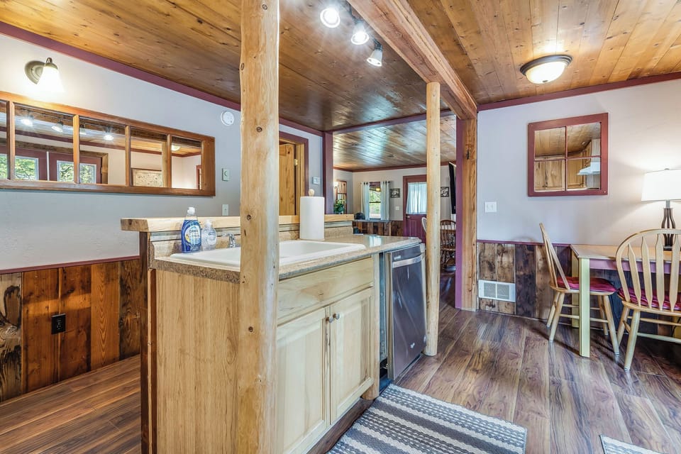  All modern conveniences, full line of spices and complimentary coffee