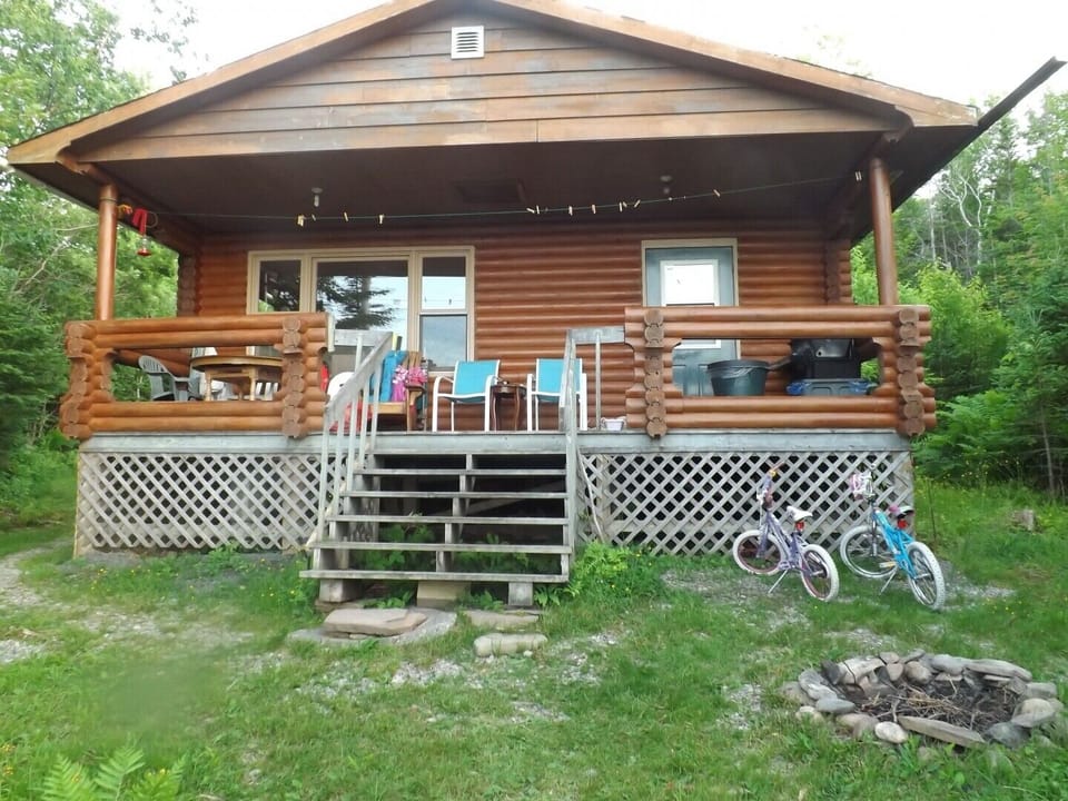 Waterfront log cottage