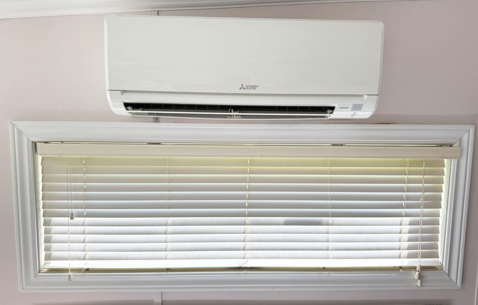 Hot/cold sleeper?This minisplit allows you to customize the room temperature. 