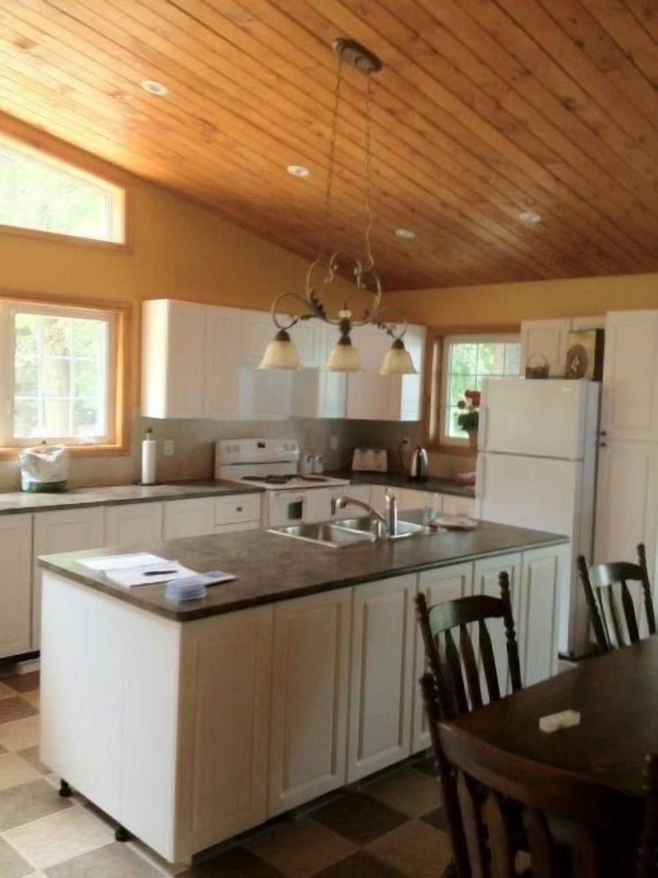 Spacious and fully equipped kitchen