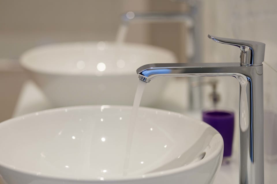 Bathroom sink