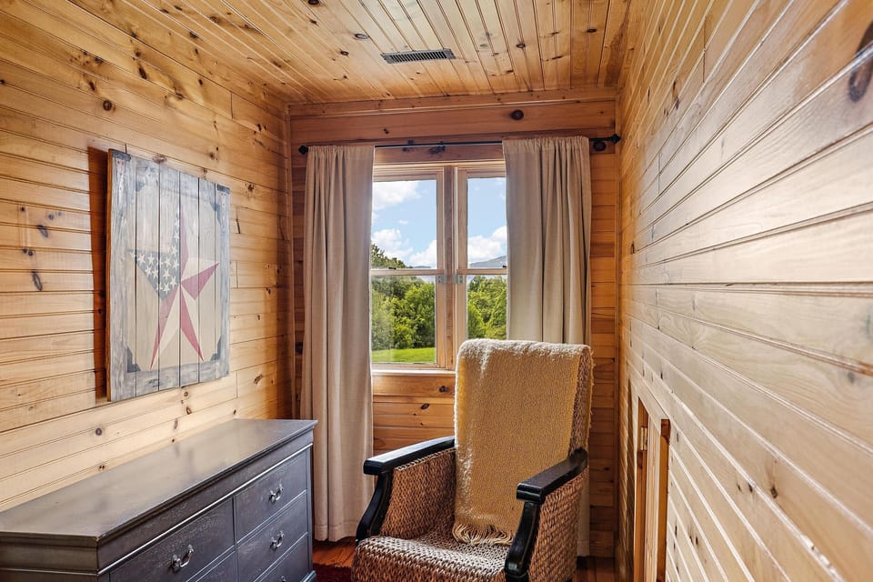 Sitting Area in the Upstairs Queen Bedroom