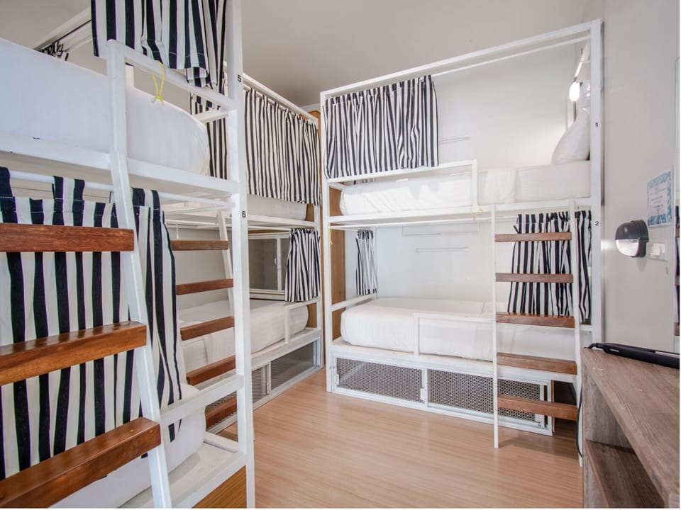 6-Bed Female Superior Dorm (No window) | Free WiFi, bed sheets