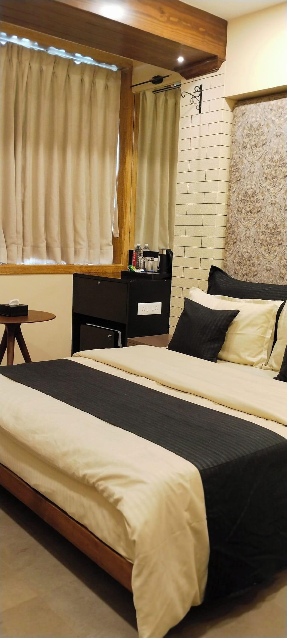 Premium Room | Desk, blackout drapes, rollaway beds (surcharge), individually decorated
