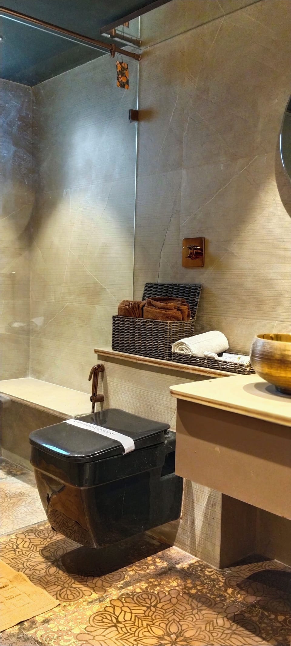 Premium Room | Bathroom | Shower, rainfall showerhead, free toiletries, towels