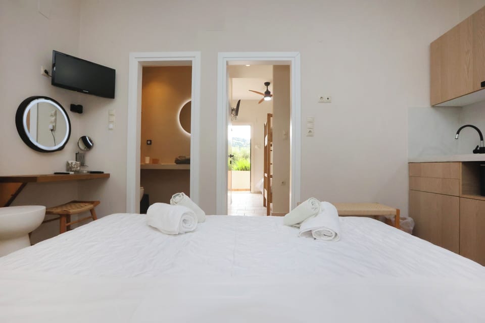 Family Apartment, 2 Bedrooms, 2 Bathrooms, Garden View | Premium bedding, pillowtop beds, in-room safe, desk