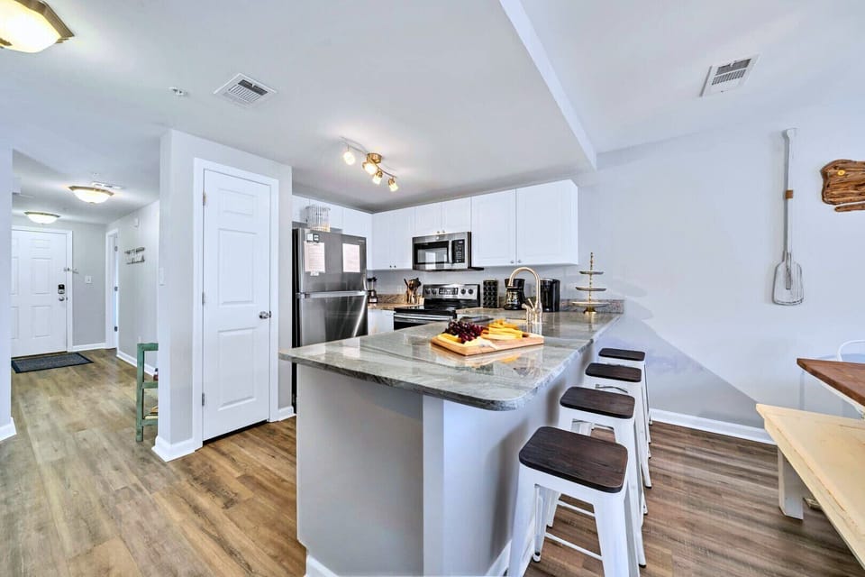 Kitchen Island With Four Bar Stools