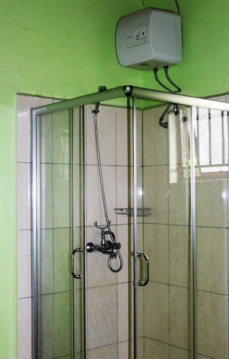 Deluxe Double or Twin Room, Lake View | Bathroom | Shower, free toiletries, hair dryer, bathrobes