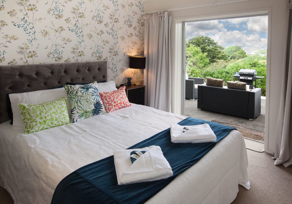 Premium bedding, down comforters, Select Comfort beds, laptop workspace