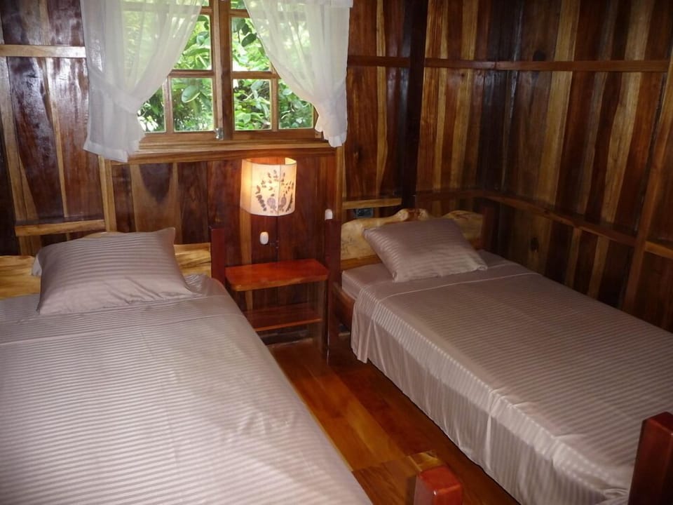 2 nd bedroom