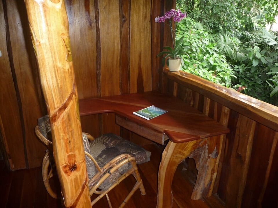 Desk with Internet & WIFI