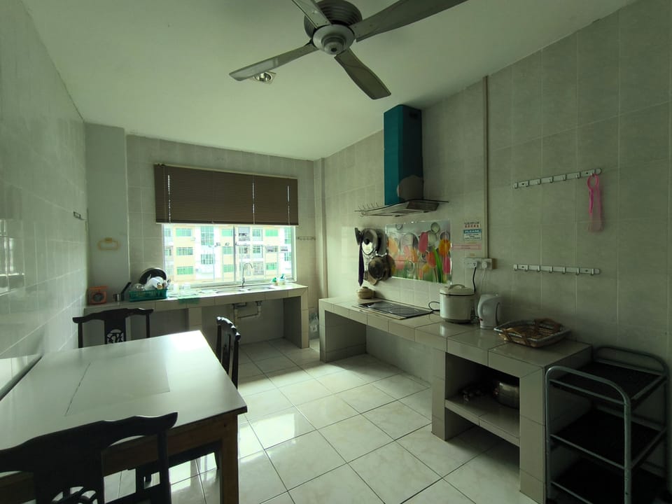 Fridge, dishwasher, rice cooker, cookware/dishes/utensils