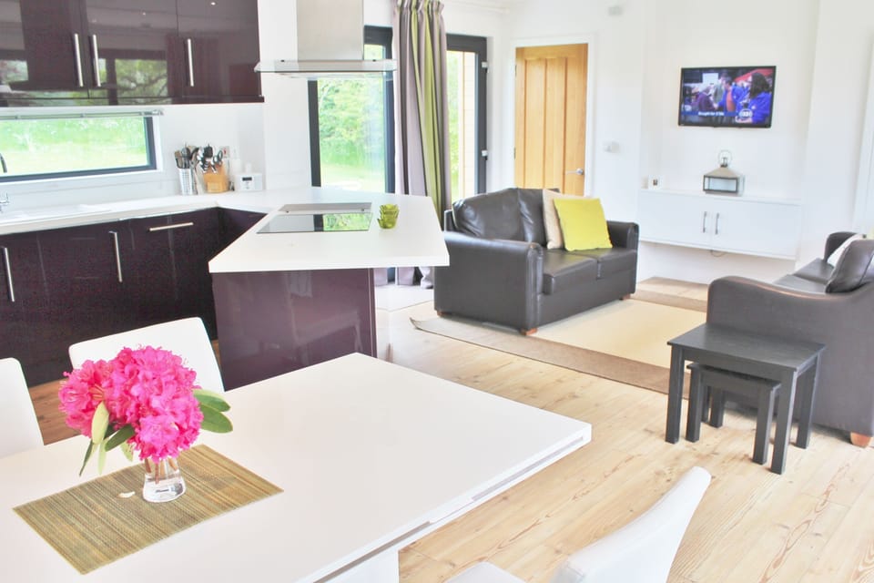 Dine in style or relax on the sofa. It's up to you!