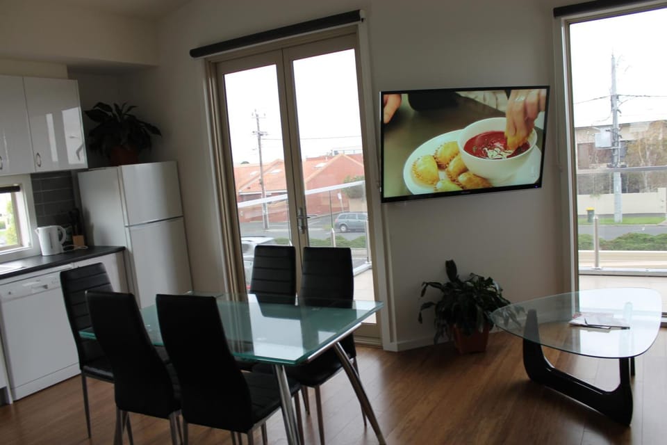 Executive Apartment, 1 Bedroom | Living room | Flat-screen TV, DVD player