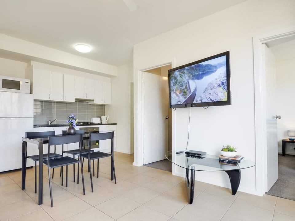 Standard Apartment, 2 Bedrooms | Private kitchen | Full-size fridge, microwave, oven, stovetop