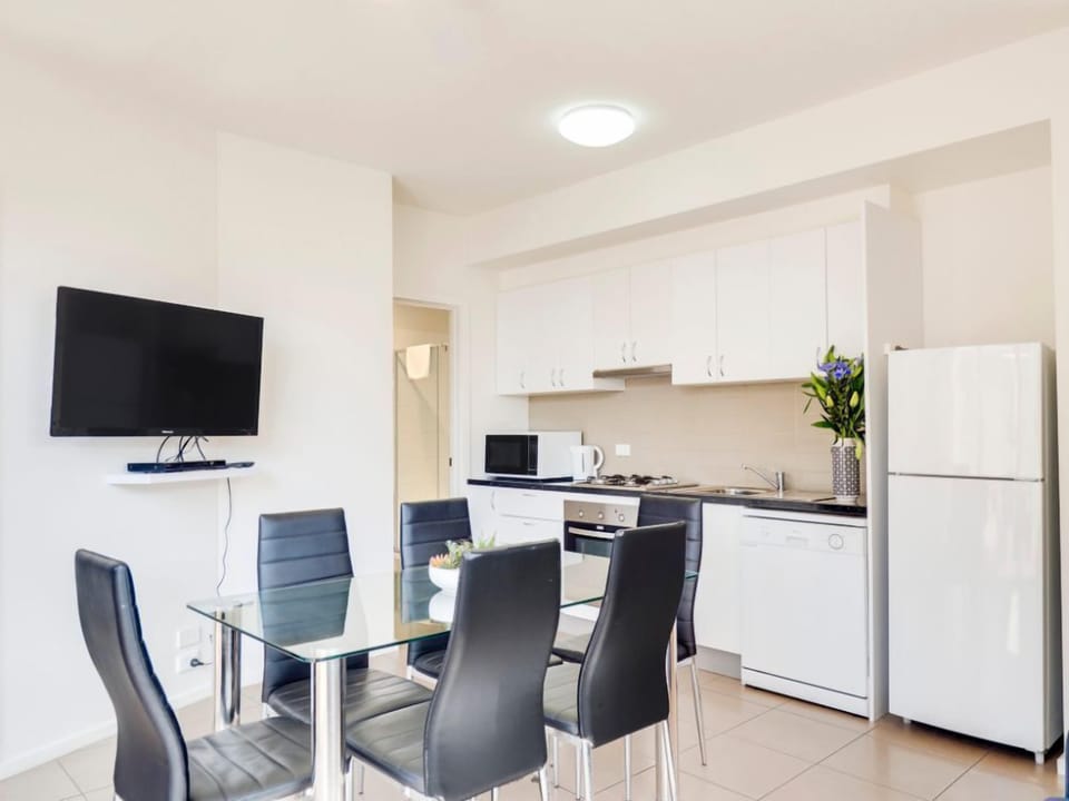 Standard Apartment, 1 Bedroom, Jetted Tub | Private kitchen | Full-size fridge, microwave, oven, stovetop