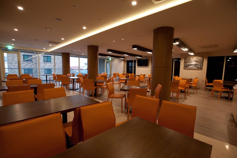 Daily buffet breakfast for a fee