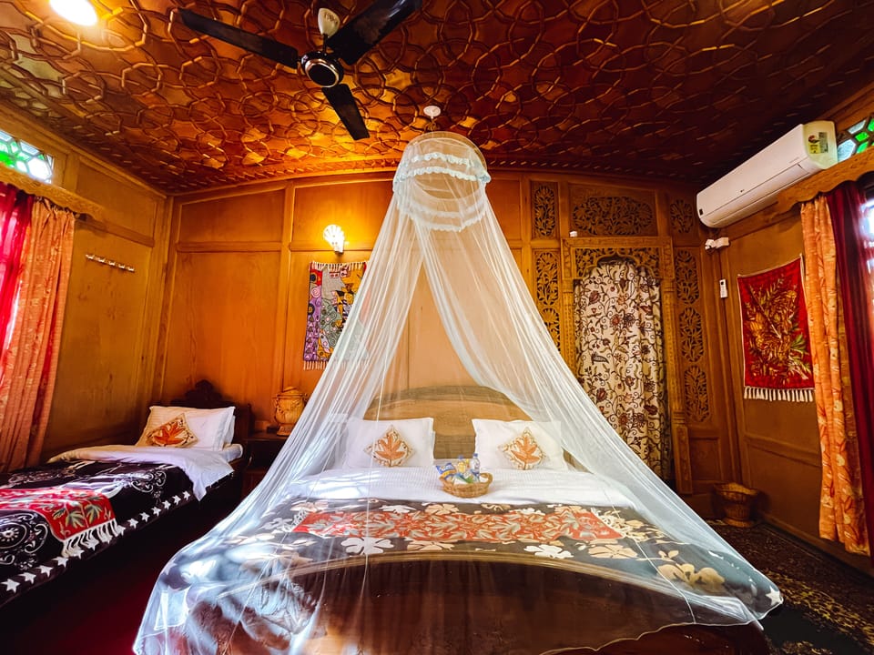 Premium Double Room, 1 Queen Bed | In-room safe, desk, soundproofing, iron/ironing board