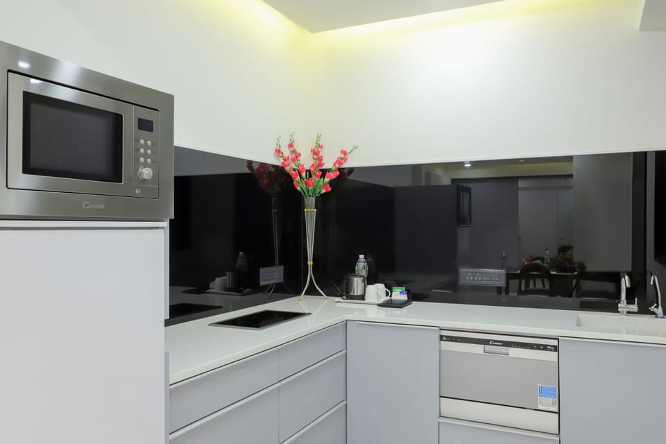 Presidential Suite, 2 Bedrooms, Accessible, Microwave | Private kitchen | Fridge, microwave