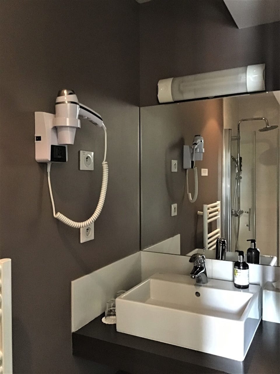 Suite, 2 Bedrooms | Bathroom | Shower, hair dryer, towels