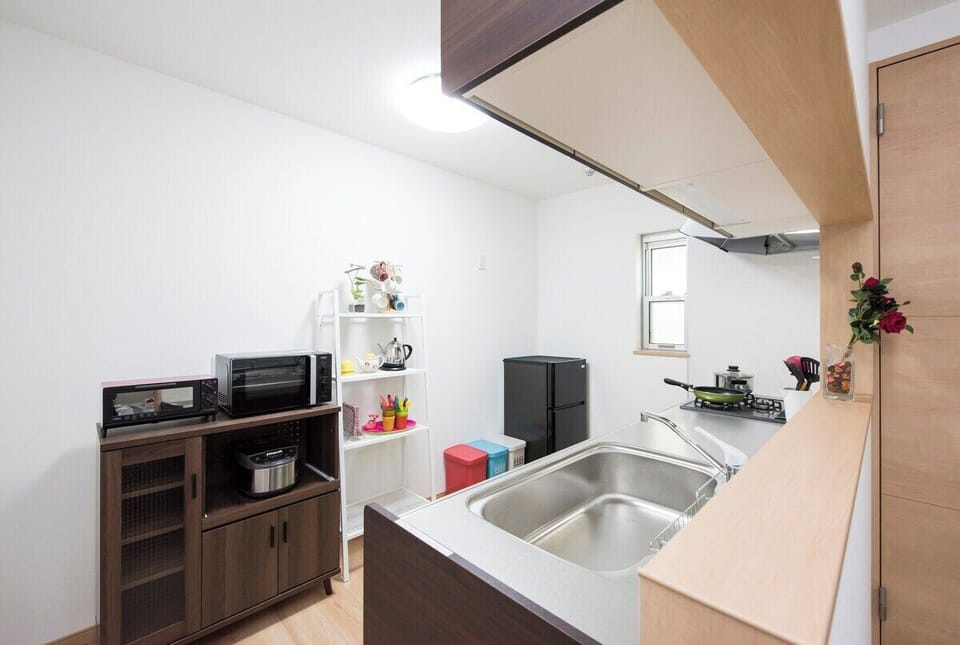 Japanese House | Private kitchen | Fridge, microwave, stovetop, electric kettle
