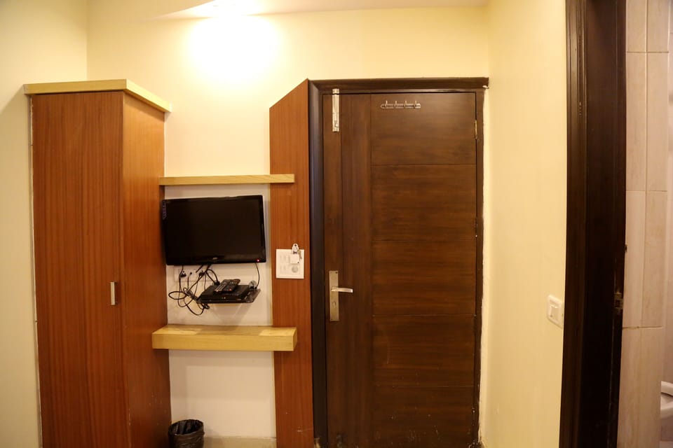 Budget Double Non AC Room | Television