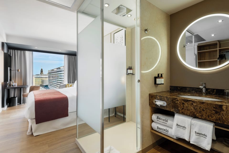 Deluxe Room (Old Town View) | Premium bedding, pillowtop beds, in-room safe, desk