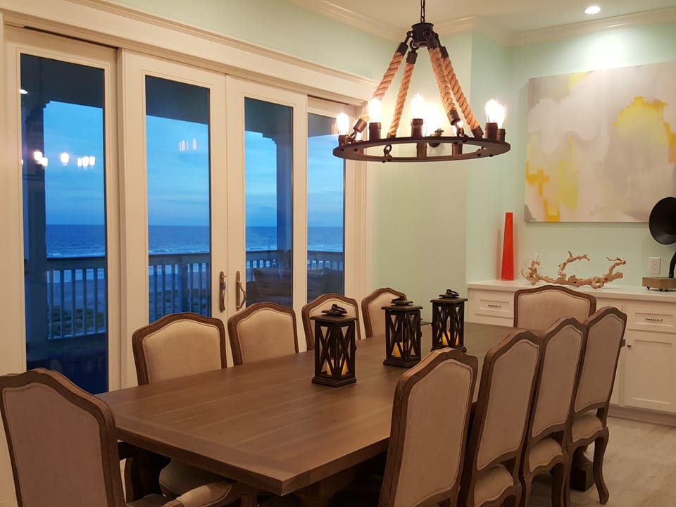 Dinning room with the Gulf view, the stunning photo of the nature
