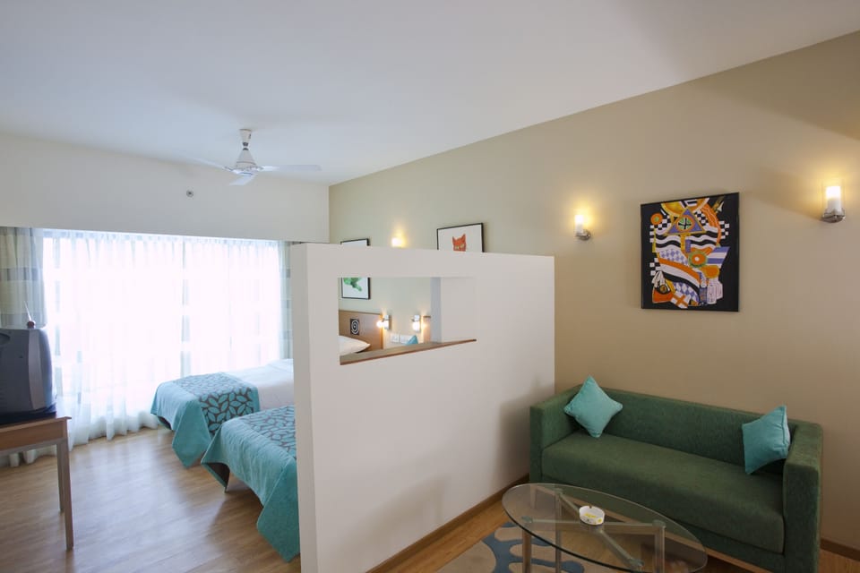 Premium bedding, minibar, in-room safe, desk