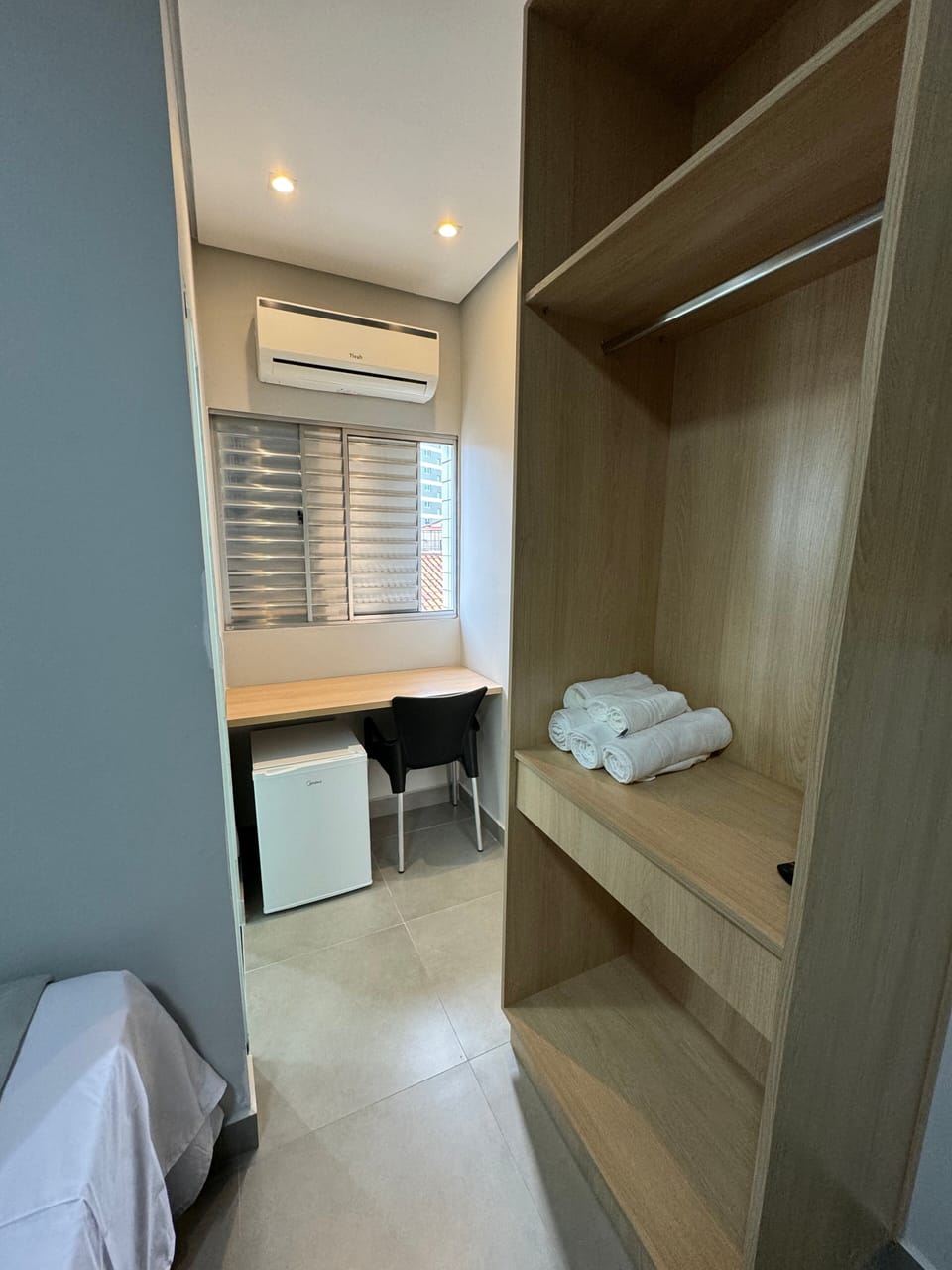 Traditional Triple Room | Desk, laptop workspace, WiFi (free), bed sheets