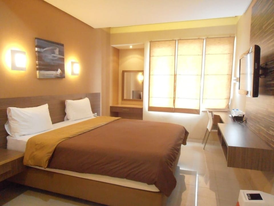 Standard Double Room | Desk, free WiFi, bed sheets
