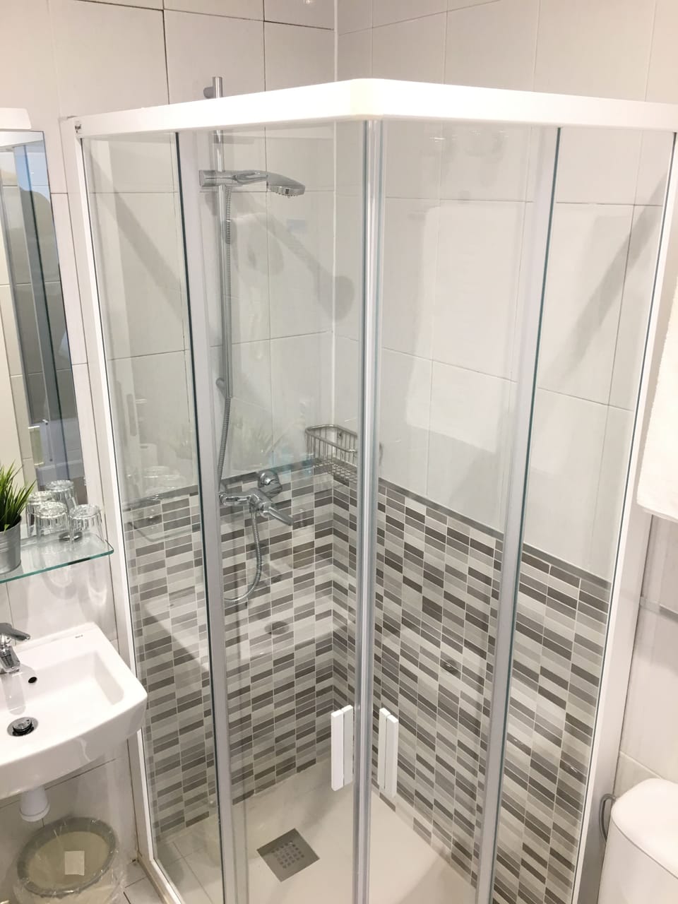 Bathroom shower