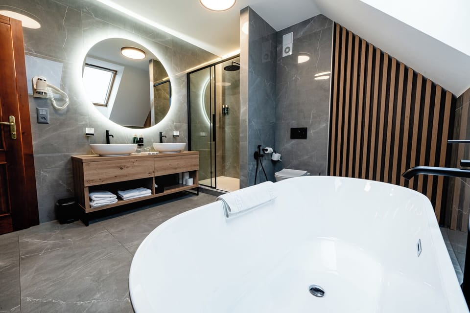 Exclusive Suite, 3 Bedrooms | Hypo-allergenic bedding, Select Comfort beds, minibar, in-room safe