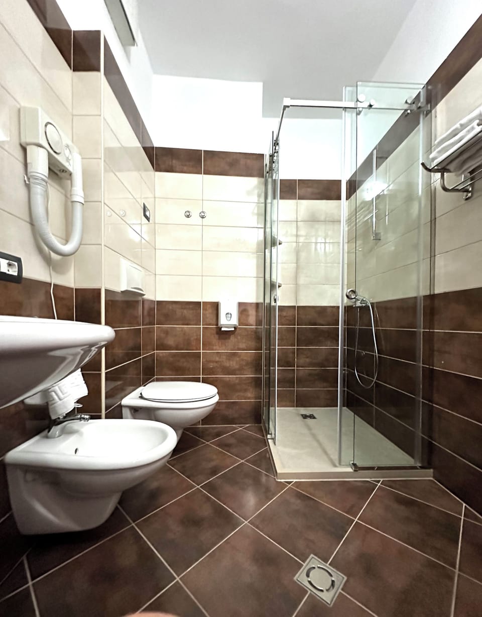 Standard Double Room | Bathroom | Free toiletries, hair dryer, slippers, bidet