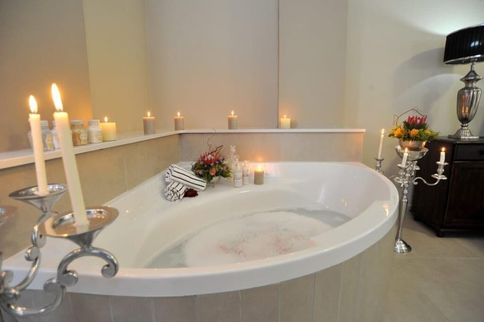 Superior Room | Deep soaking bathtub