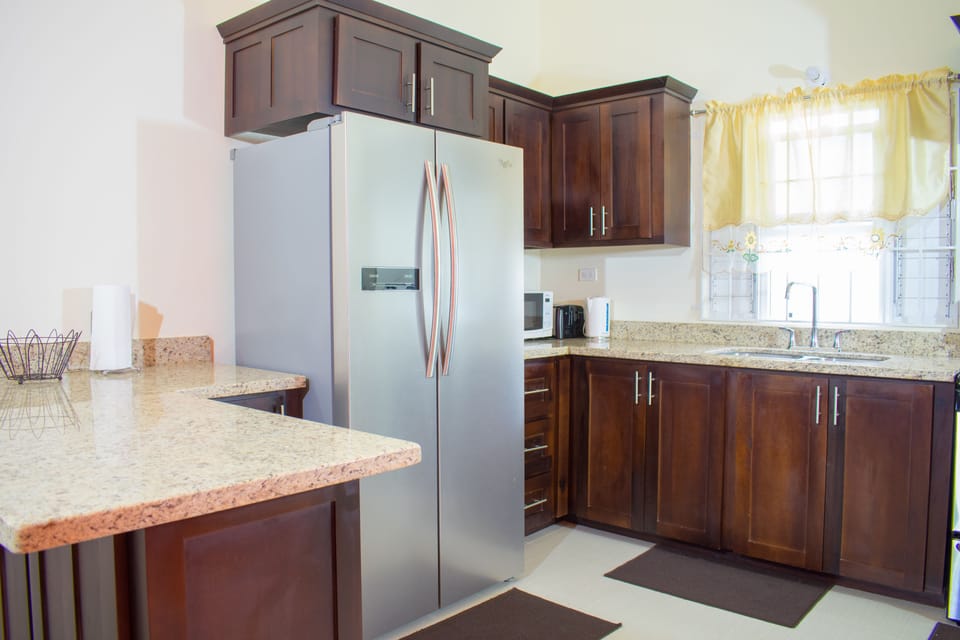 Family Villa, 3 Bedrooms, Ensuite, Courtyard View | Private kitchen | Coffee/tea maker, full-size fridge, microwave, oven