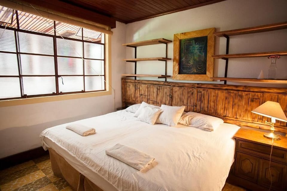 WiFi (free), bed sheets