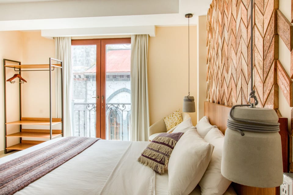 WiFi (free), bed sheets