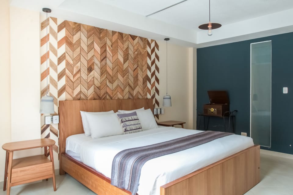 WiFi (free), bed sheets