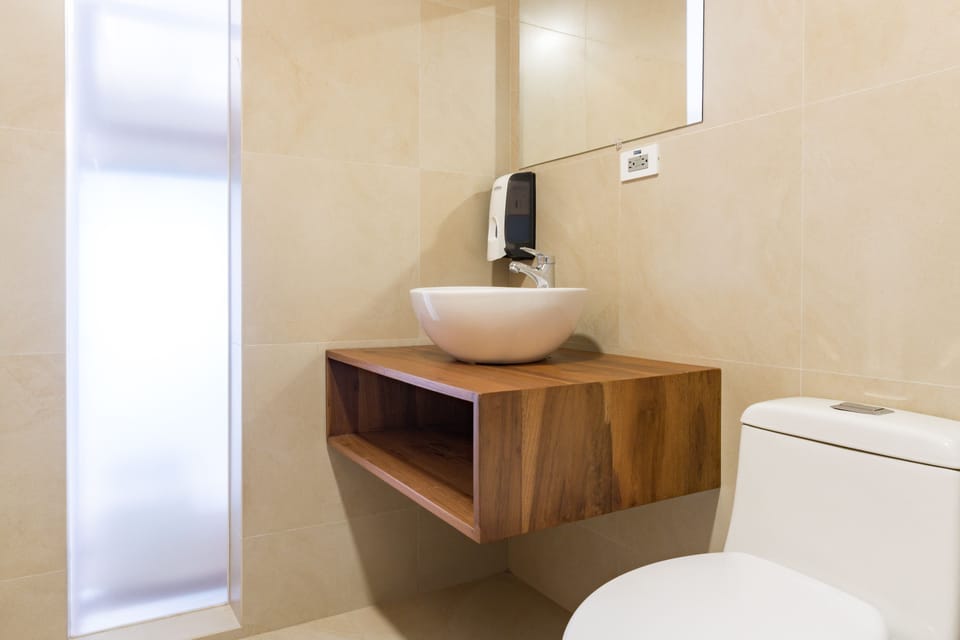 Shower, rainfall showerhead, towels
